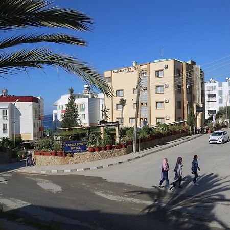 Kasgar Court Hotel Ayvaryara Екстериор снимка