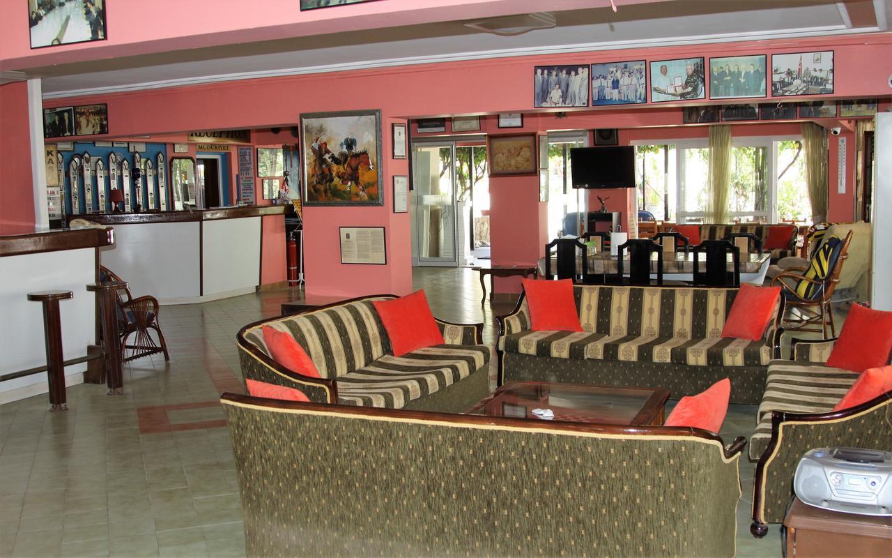 Kasgar Court Hotel Ayvaryara Екстериор снимка