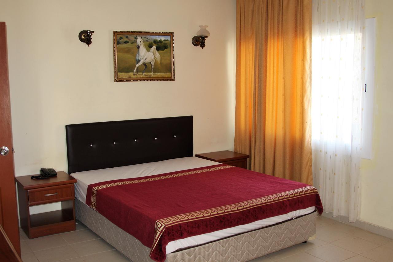 Kasgar Court Hotel Ayvaryara Екстериор снимка