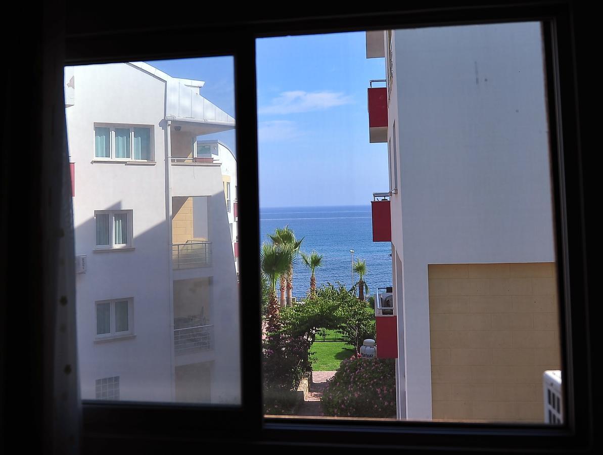 Kasgar Court Hotel Ayvaryara Екстериор снимка
