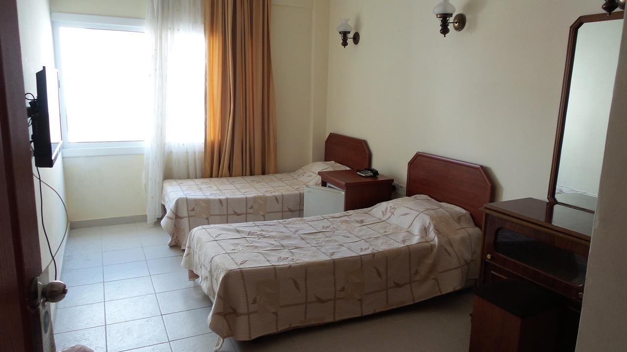 Kasgar Court Hotel Ayvaryara Екстериор снимка