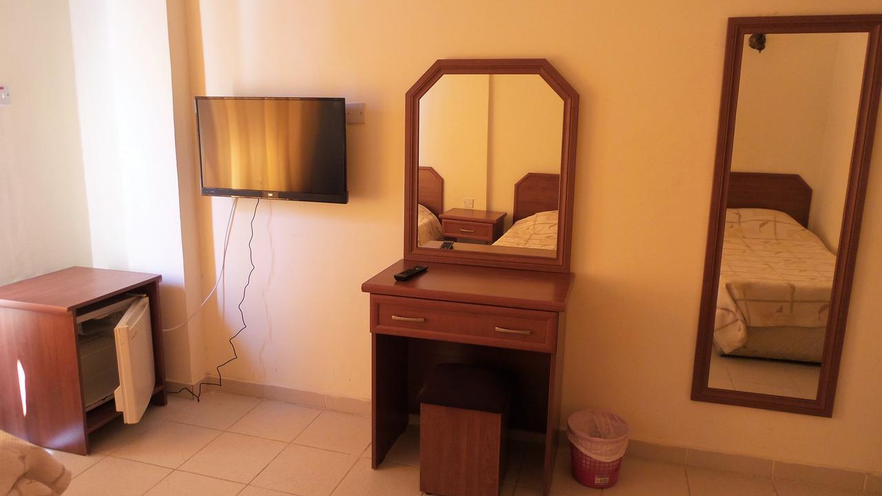Kasgar Court Hotel Ayvaryara Екстериор снимка