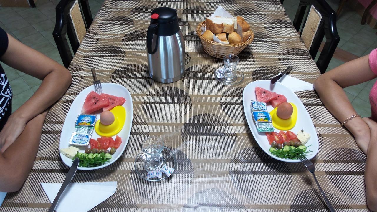 Kasgar Court Hotel Ayvaryara Екстериор снимка